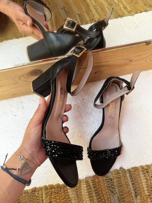 ROCK AND ROLL HEELS
